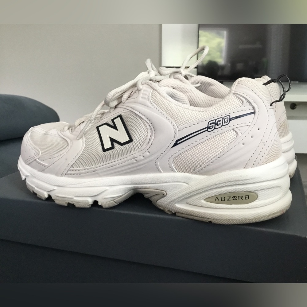 New balance 530 Moonbeam sea salt 8.5 Women. Unisex